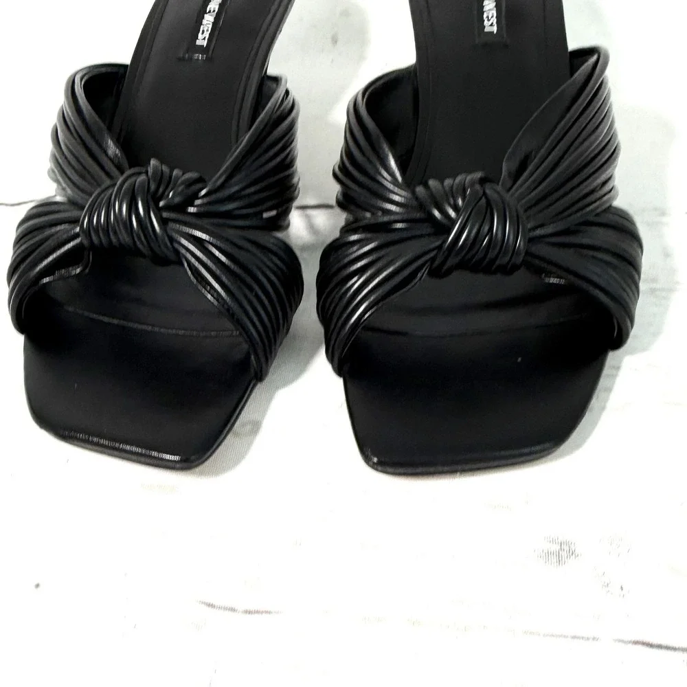 Nine West Dafidil Womens Sandals 9 M Black Leather Slip On Kitten Heels